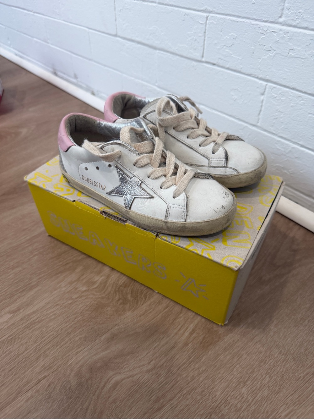 Golden Goose Kids White Sneakers with Silver Star and Pink Heel